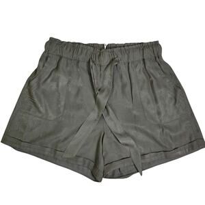 Hem & Thread Quiet Luxury, Olive Green. Paperbag Shorts NWT Tie-Waist size L